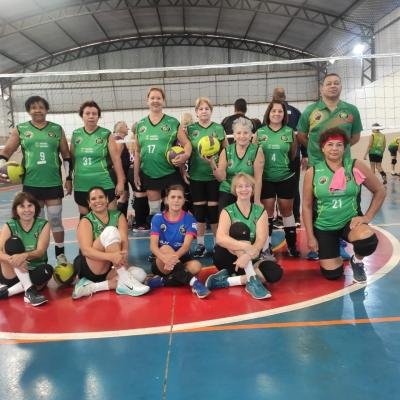 Somos Vôlei Bauru faz seis jogos em dois dias nas categorias 58+ e 68+