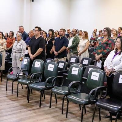 Prefeita Suéllen Rosim Participa de Encontro Regional de Saúde em Bauru
