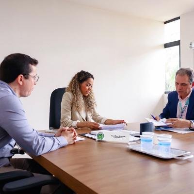 Prefeita Suéllen Rosim assina convênio para construção de complexo esportivo no Parque Santa Edwirges